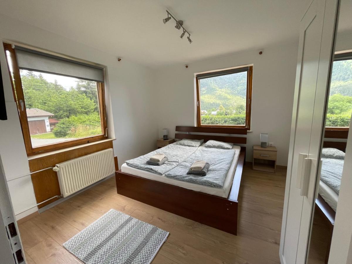 Haus Schwarzenbach Apartment Weissbriach Exterior foto